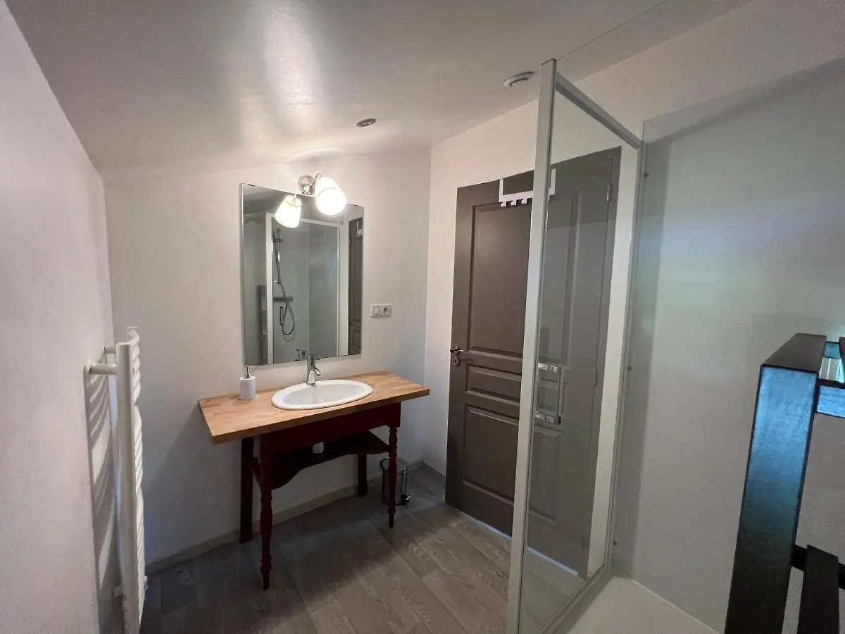 Holiday home Grand Gite Confortable En Auvergne - Belle Vue Brousse